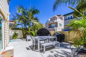 4B3b Oceanfront Step2 Mission Beach Views 5 Patios - Image 2