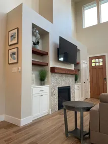 *MODERN* luxury home away from home - Image 3