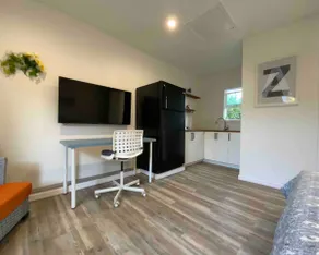 Monrovia/Pasadena/Arcadia Guest House - Image 3