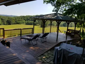 River Front Escape: Mountain View & Large Patio - Image 4