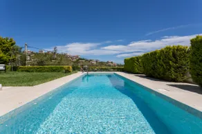 Sia's Luxury Maisonette - Image 4
