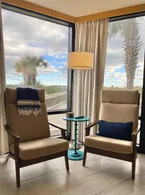 Shell of a Vibe Beach Condo - Oceanfront and Chill - Image 4