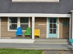 Fenced Yard. Dog Friendly 1.5 blocks to Beach! - Image 3