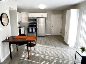 Downtown Apartment on Broadway-Close to Riverwalk - Image 3