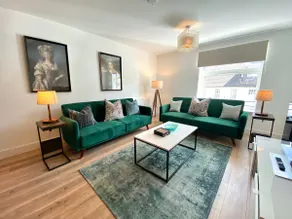 High Street, Stylish City Centre Apartment, 3 Bed - Image 3