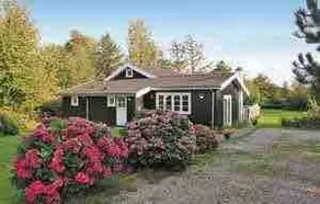 Beautiful place with lots of nature and close to the city - Image 5