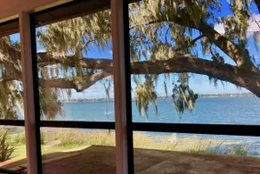 Ariana Place - Tree House Like Lakefront Views - Image 2