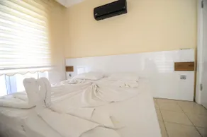 Luxury Villa With Communal Pool Close To The Sea - Image 4