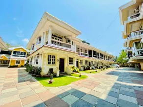 Sweet Retreat - Chic 2BHK • Bathtub + Beach Drive - Image 2