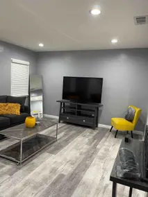 Centrally Located 3 bedroom Home. Unforgettable - Image 2