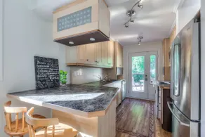 Monthly Toronto Home | 2BR, 3Parking, Private Yard - Image 4