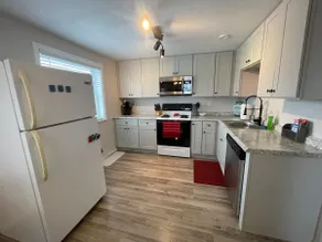 Downtown Destination Apt C- walking distance! - Image 5