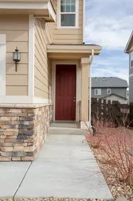 Private suite, full amenities, free parking - Image 3