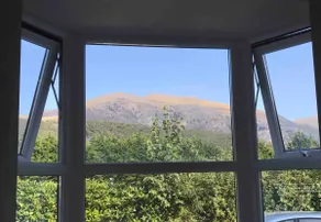 Homely house, foot of Snowdonia with private parking - Image 5