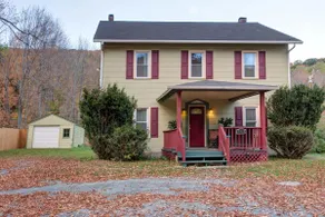 Maplewood Farmhouse-4 BR/2BTH - Image 2
