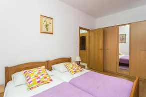 Think Pink / swimming pool& terrace - Image 4
