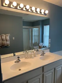 Tranquil Nest - Family Home with Spa Tub - Image 3