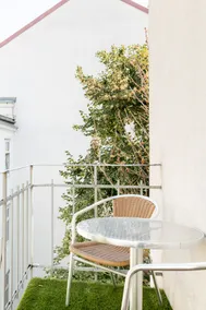 Sunny and spacious 2-bedroom flat (2BR+AC) - Image 4