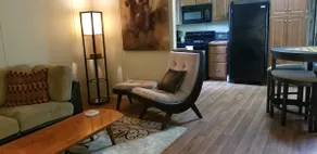 Mineola - private house- a few minutes to downtown - Image 2