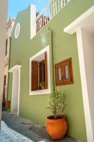 Cozy double storey house1 downtown! - Image 5