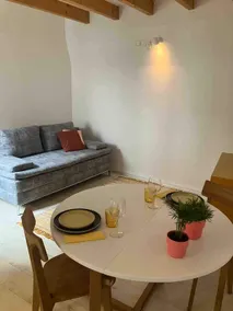Modern old town apartment with balcony - Image 4