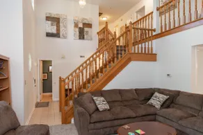 Spacious home 20 min from downtown. - Image 2