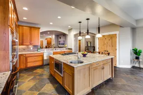 High End 4 bedroom Boulder Home, Sleeps 10 - Image 2