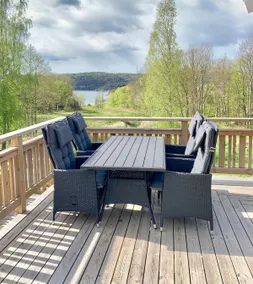 Seaside escape with hot tub, sauna & ocean views - Image 2