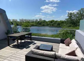 HM111 Penthouse Apartment with Lake View & free Spa Access- Lower Mill Estate Cotswolds - Image 2