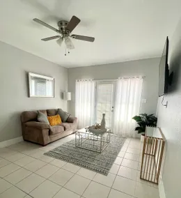3 Gated upstairs Luxe Decor 1-BR Apartment 2ND FLR - Image 3