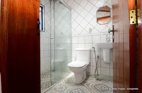 Dlourdes' Hosting House - Image 3