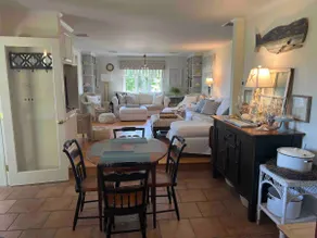 Scenic Mulberry Point Connecticut Beach House - Image 4