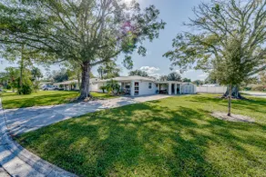 Beachside w/ Billiard RM & Outdoor Shower! - Image 4