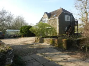 Spacious Riverside Annexe & garden - Image 3