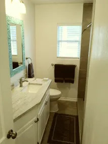 Freshly remodeled, completely updated 2 bed house - Image 5