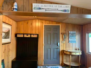 Beautiful 2 bedroom lake home w/200’ of shoreline. - Image 3