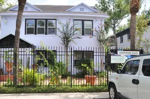 Unique 2 bedroom Apt. in the heart of Montrose - Image 2