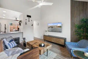 Contemporary Couples Getaway Near Austin Favorites - Loft 21 - Image 5