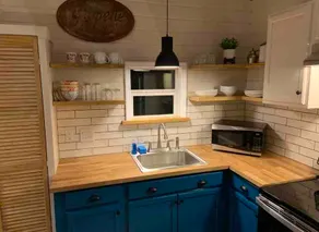 Adorable 1 bedroom 1 loft, guest house - Image 3