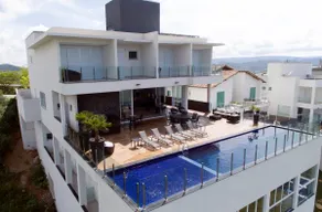 1195 MEGA LUXURY HOUSE ON THE LAKE'S EDGE - CAPITÓLIO - Image 2