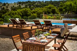 Iconic Villas - Villa Rosa - Image 2