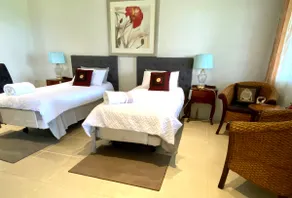 Entire Self-Contained 2 Bedroom Apartment - Image 5