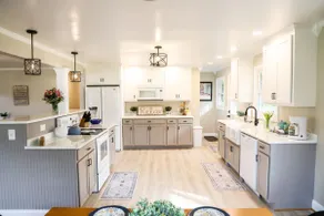 Welcome to this Waterfront Home with Amazing Views - Image 2