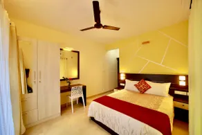 ”Hyacinth” Luxury Serviced Apartment with Balcony - Image 4
