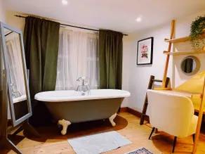 Gorgeous 3 bed house in Matlock + Garden ‘lookout’ - Image 3