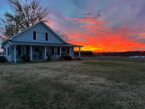 Beautiful Farmhouse near Lake Cumberland - Image 2