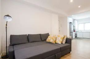 Bright & Stylish 2BD 2BTH - CITY CENTRE - Image 4