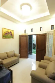 Ndalem Nakula, Cozy Homestay with 3 Bedroom - Image 3