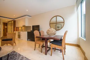 Luxury Romance - 5 to Beach - Image 5
