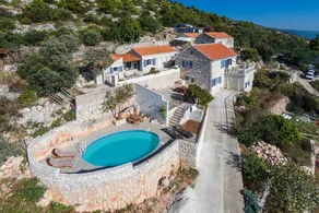 Luxury Villa in Zavala w/pool - Image 2